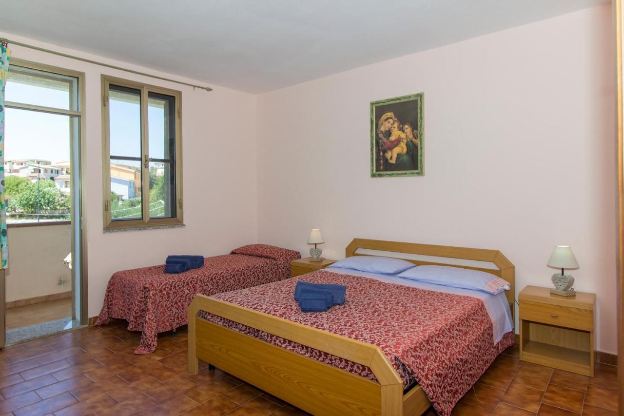 Appartamenti In Villa Con Ampio Giardino Esterno Posada  Exterior photo